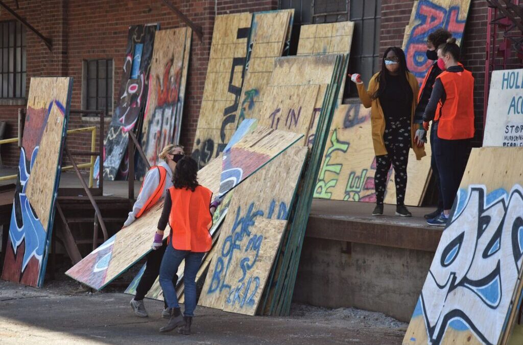 In Minneapolis, plywood boards become protest art worth preserving / The Art Newspaper