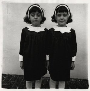 Uncanny Twinism: Exploring Twins in Visual Art / Hyperallergic | Alicia ...